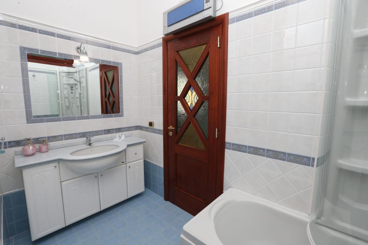 New! Casa Anna Sets In The Heart Of Amalfi Apartment Bagian luar foto